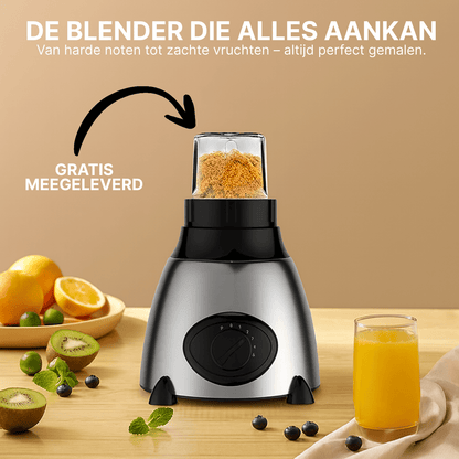 Zilverkleurige blender met kleine opzetbeker gevuld met oranje poeder, naast fruit en glas sinaasappelsap.